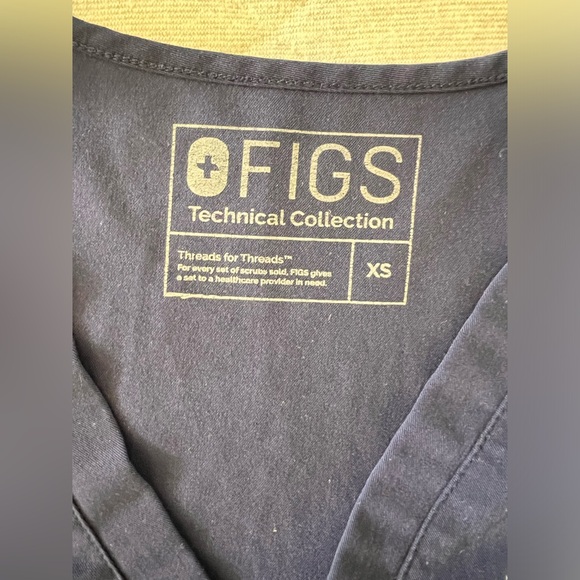 FIGS Catarina XS Navy Blue Scrub Top Orig $38 - Picture 2 of 3